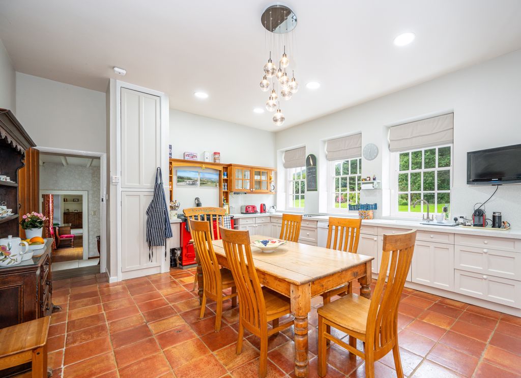 Kitchen- click for photo gallery